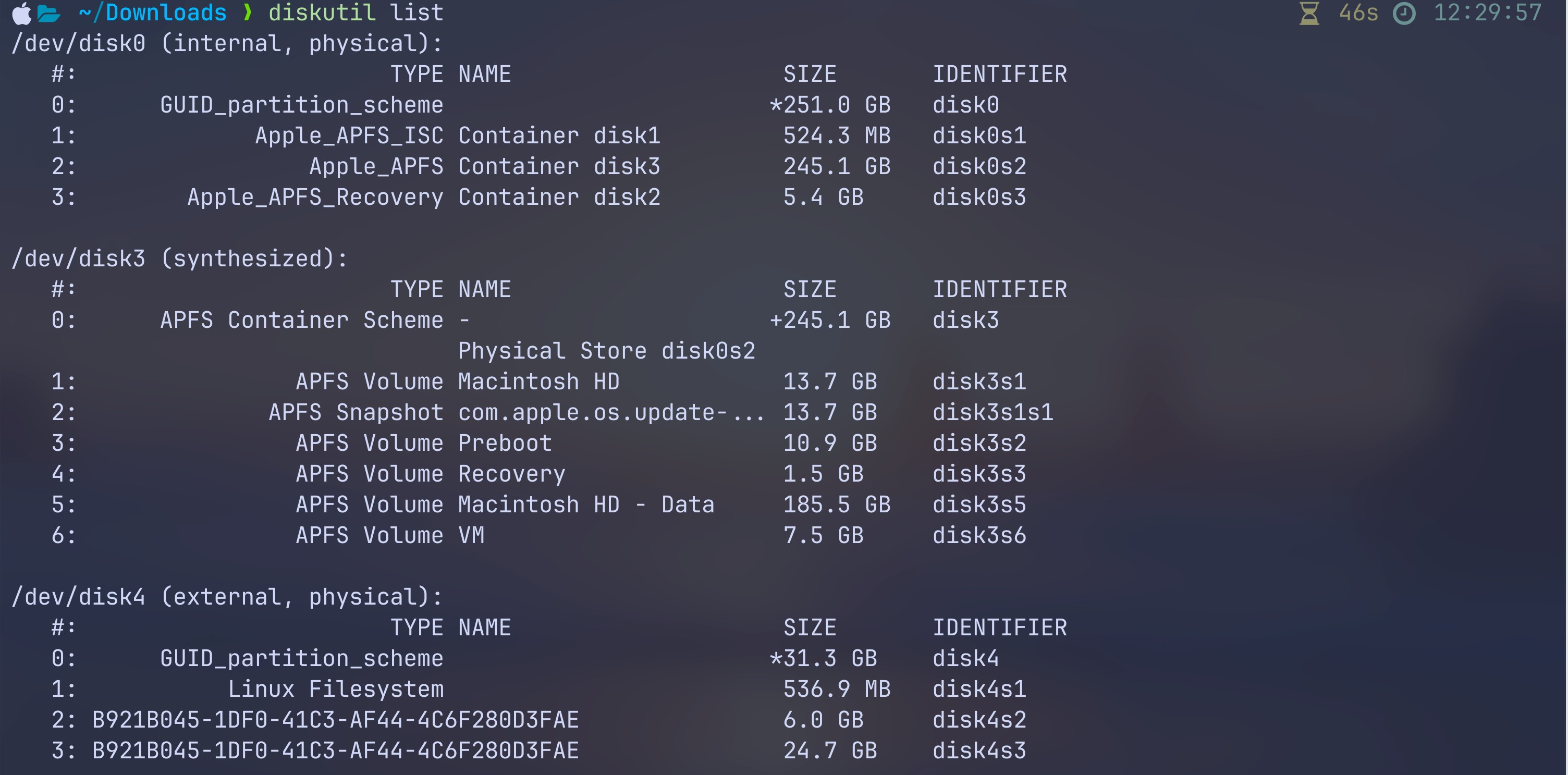 Salida de diskutil list en macOS con disk4 como destino externo