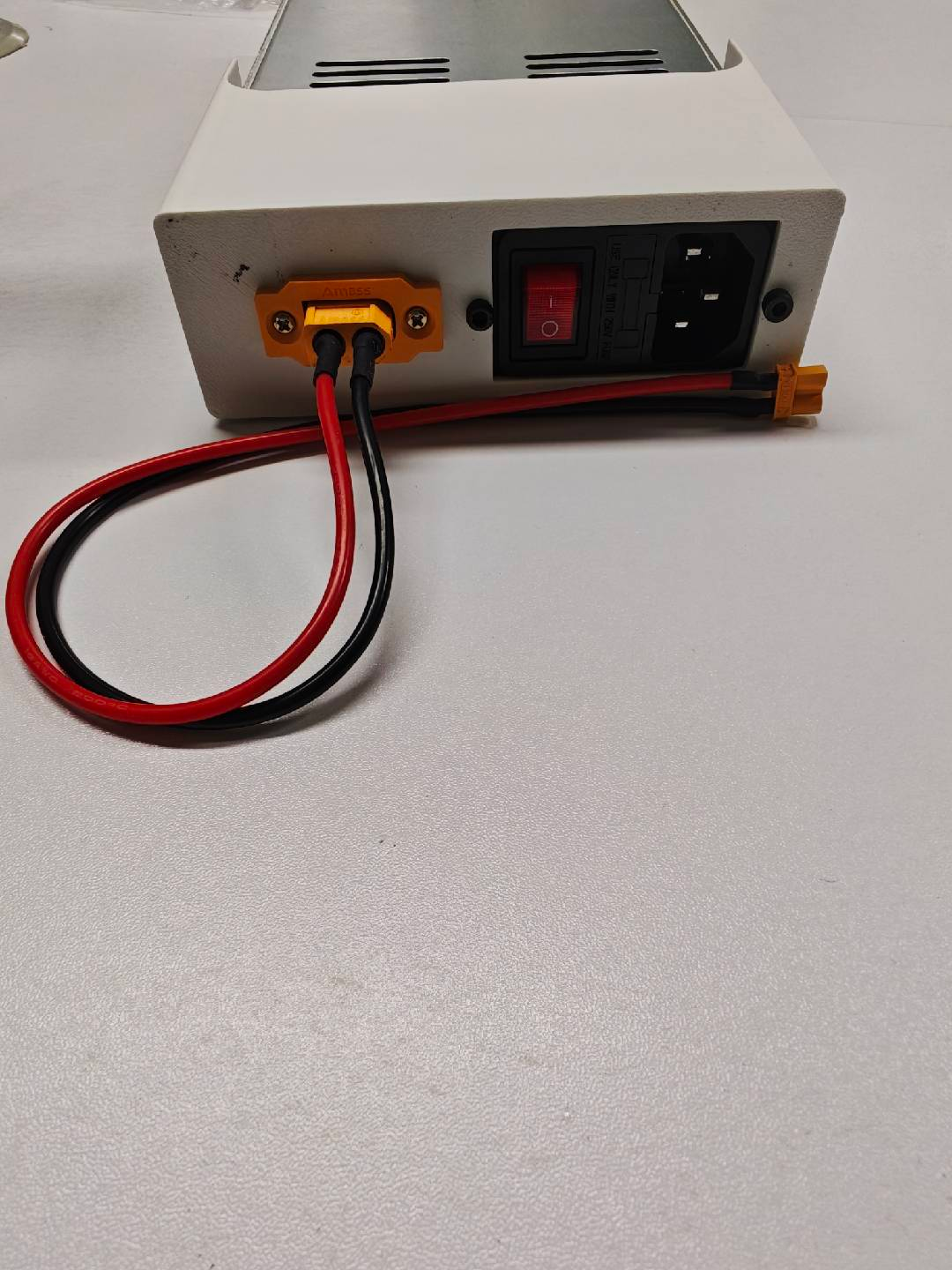 Power supply connection: XT60 to XT30 cable